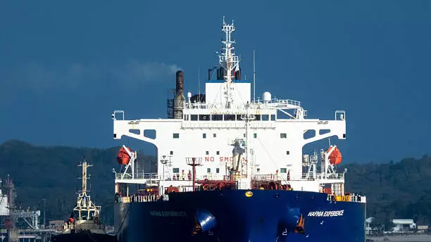 США впервые с начала конфликта провели корабли через Ормузский пролив