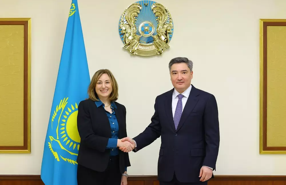 Премьер Казахстана встретился с главой МИД Китая, отметив беспрецедентный уровень отношений между странами.