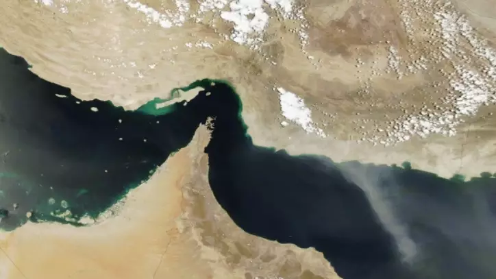 Ормуз бұғазы дауы: Иран бақылау құқығын талап етті