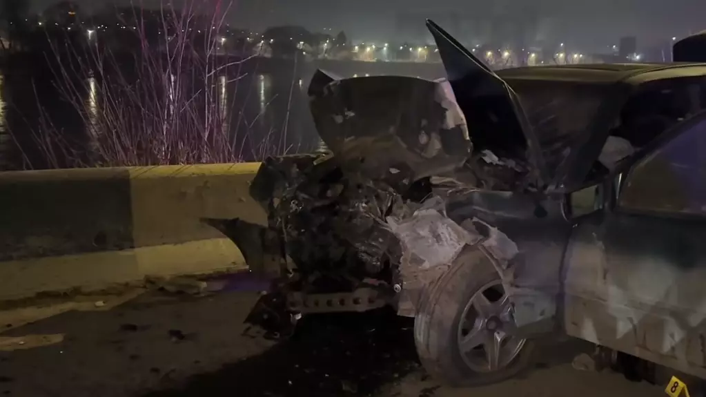 Два человека погибли в результате лобового столкновения в Усть-Каменогорске