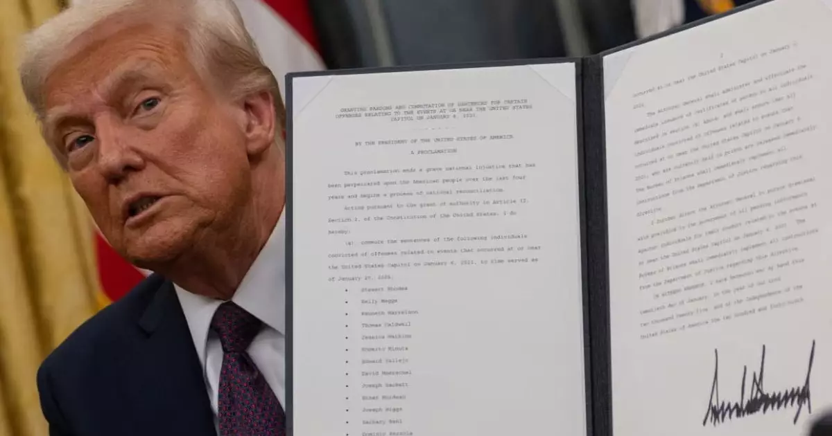  `Бәріне рақымшылық беремін`: Трамп мыңдаған адамға кешірім жасамақшы 