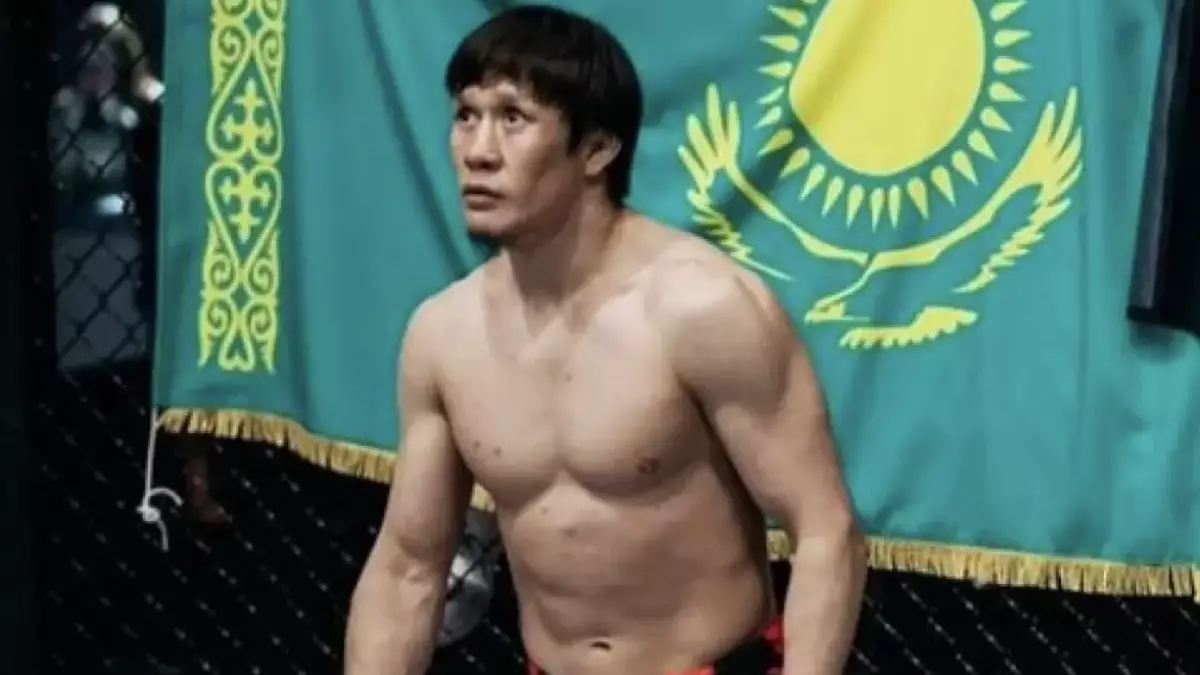 Жалгас Жумагулов нокаутировал соперника в первом раунде