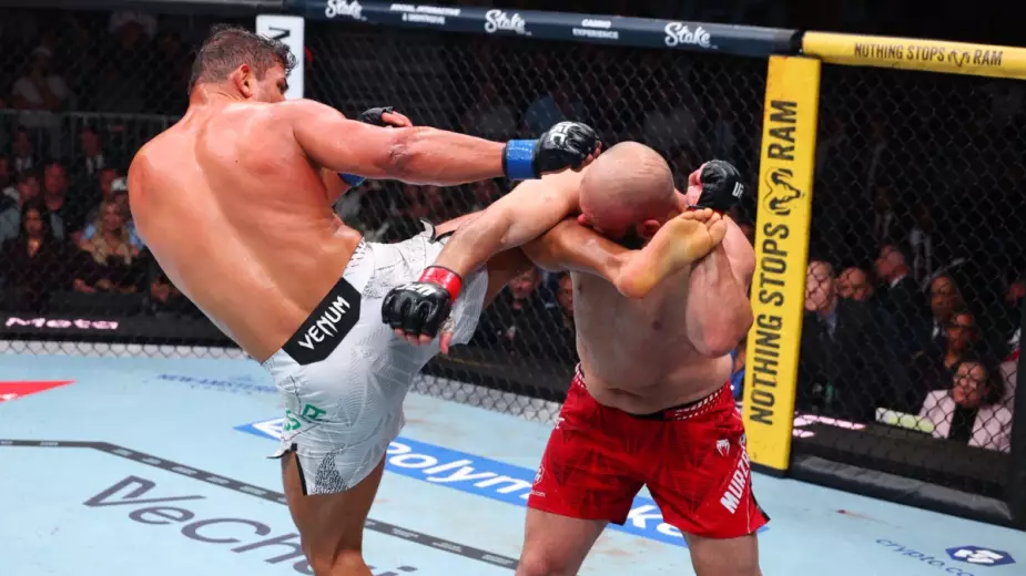 Непобежденный россиянин из топа UFC проиграл жестким нокаутом. Видео боя