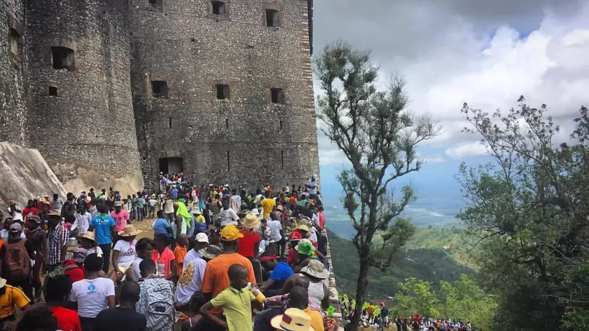 30 человек погибли в давке у старинной крепости в Гаити