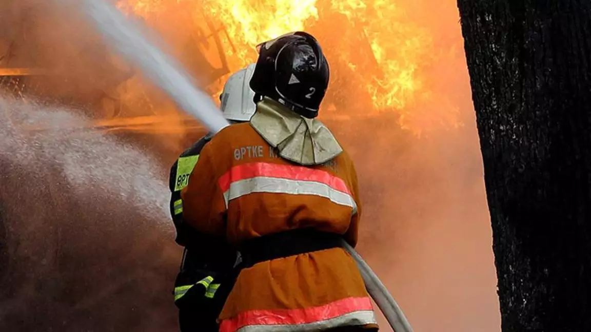 Астанадағы биік ғимаратта алапат өрт: үш бала қаза тапты