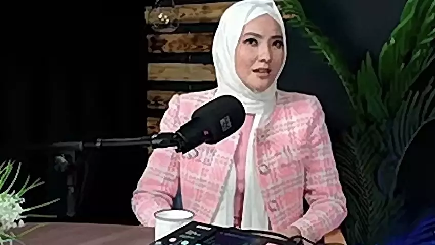 Ардақ Назаровтың әйелі сұхбат беріп, сынның астында қалды