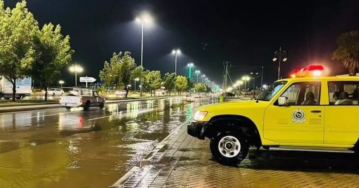  Сауд Арабиясында нөсер мен су тасқынына байланысты сабақ тоқтатылды 