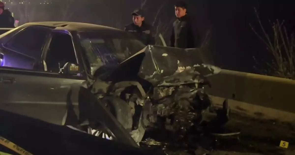  Два человека погибли в ДТП с угнанным автомобилем в Усть-Каменогорске 