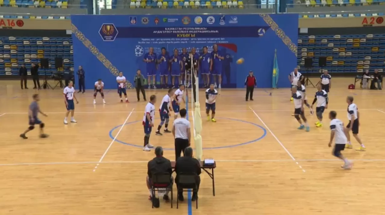В Астане разыграли Кубок президента Федерации волейбола ветеранов