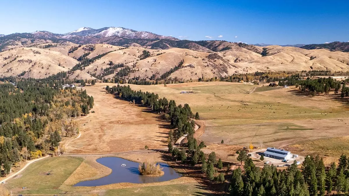 Ранчо в Монтане, связанное со вселенной «Йеллоустоуна», выставлено на продажу за 16,3 миллиона долларов.