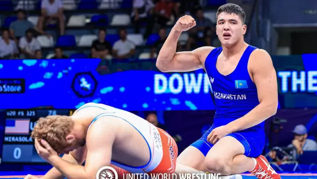 Казахстан в драматичной схватке вырвал медаль ЧА-2026 по борьбе