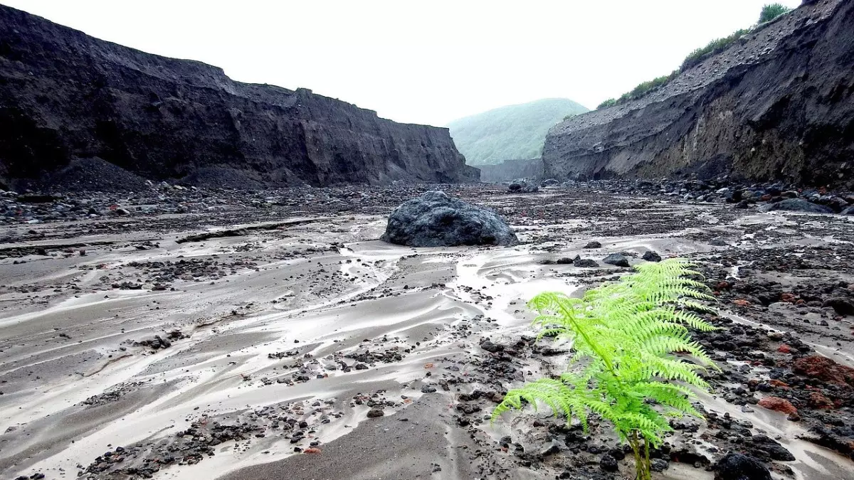 Движение по мосту к селу Тассай восстановили после паводка 2024 года