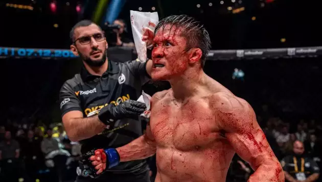Жұмағұлов титулға дейінгі айқасында қарсыласын терең нокаутқа түсірді