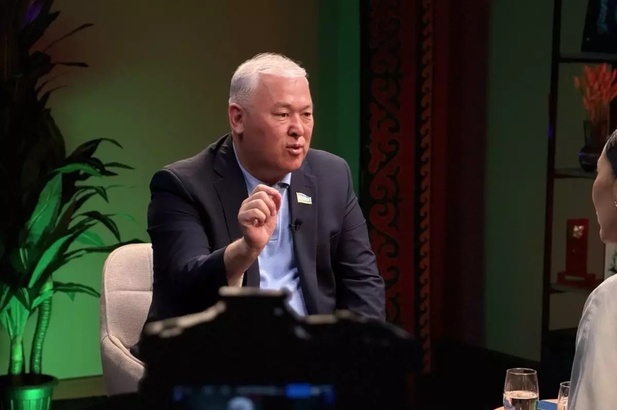 «Қазақстанда халық бар тапқанын банкке беретіндей жүйе құрылған» – Мұрат Әбенов