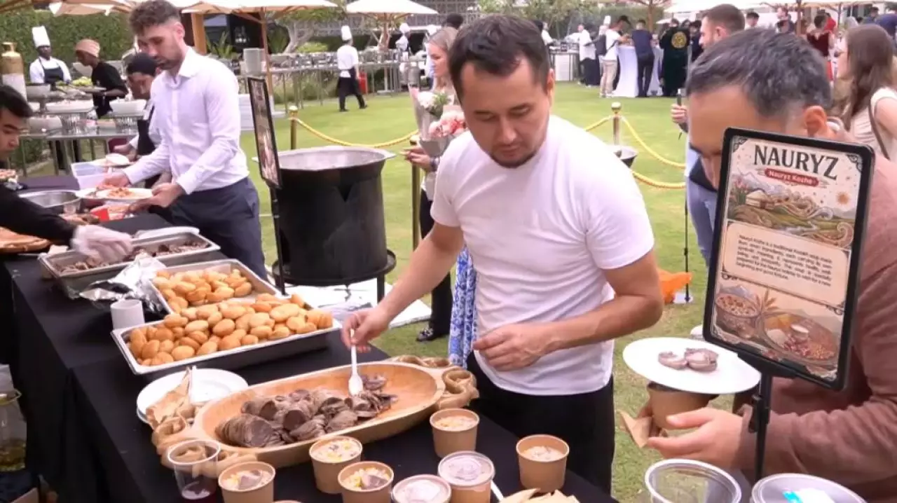 Дубайдың орталығына киіз үй тігілді