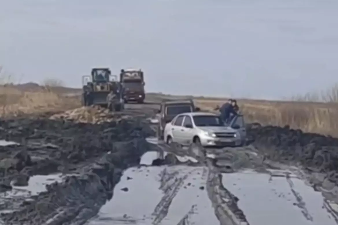 СҚО-да мұғалімдер балшық кешіп жүр