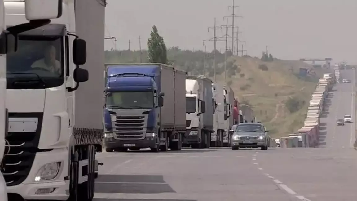 Шекарадағы кептелісті азайту үшін жаңа тұрақтар салынады