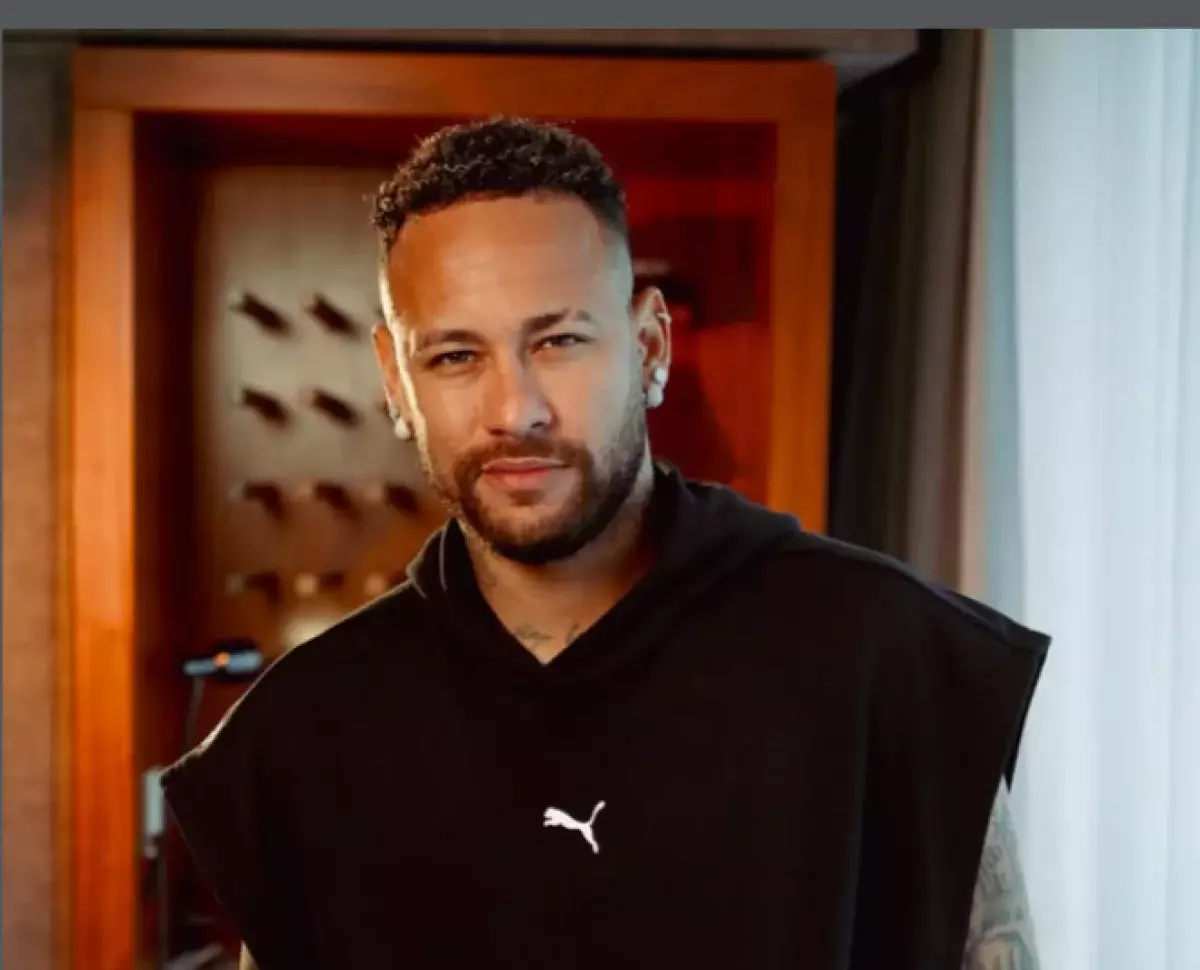 Неймар қазақстандық киберспортшымен желіде тілдесті