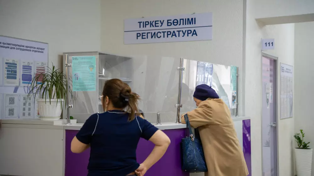 Қазақстанда пациенттерді медбикелер қабылдап жүргенінен бір жылға жуықтады - сарапшылар артықшылықтар мен кемшіліктер туралы