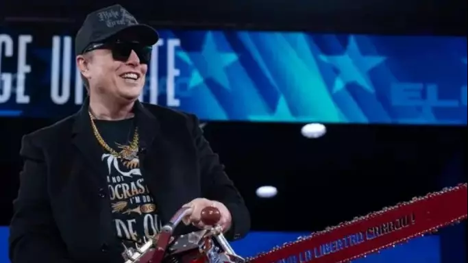 Илон Маск запускает свой "защищенный" мессенджер XChat