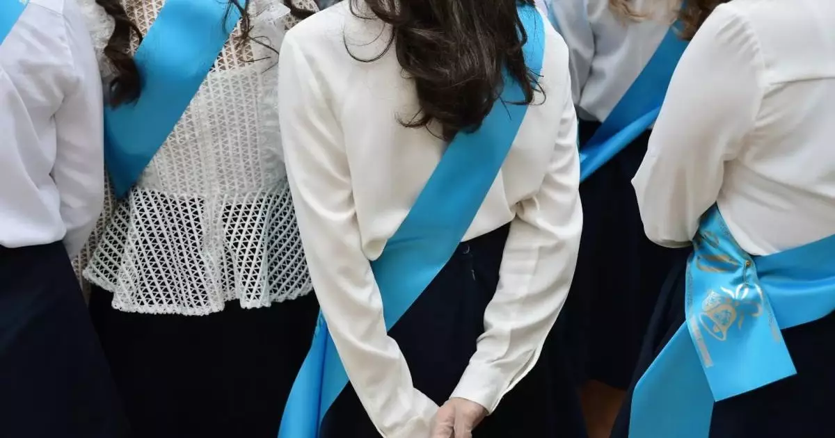  Казахстанским родителям и директорам школ напомнили о запрете выпускных 