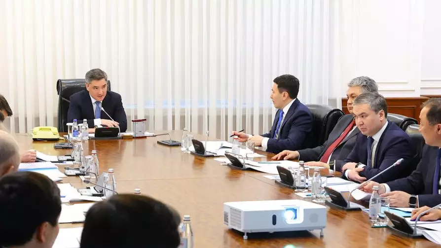 Бектенов раскритиковал темпы развития транспорта