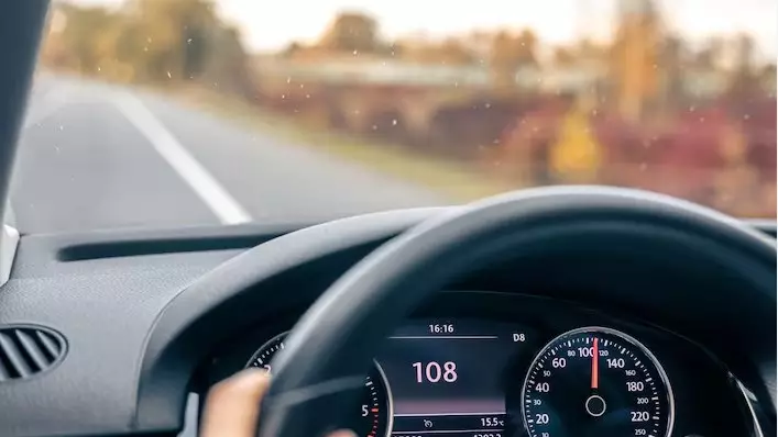 Водитель Porsche получил 15 суток за превышение скорости в Астане