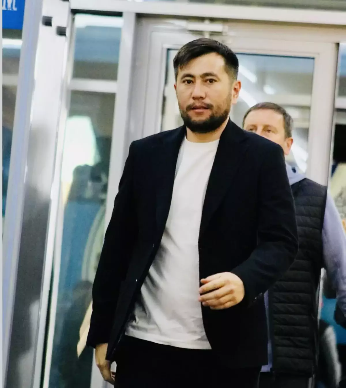 Әкімнен ерекше сый – Жеңіс пәтер кілтімен жалғасты