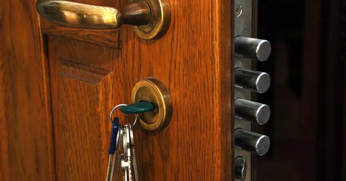  2 млн теңге: Оралда туысының үйін тонаған күдікті ұсталды 