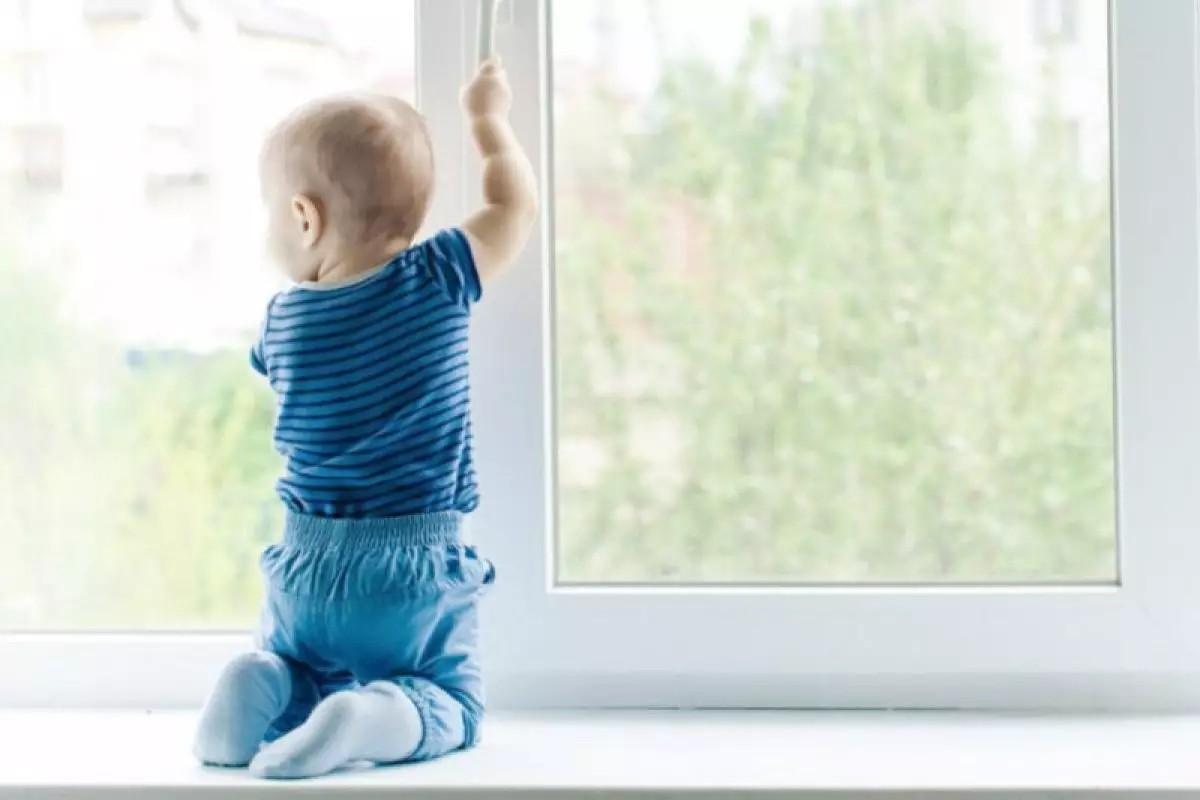 Былтыр Астанада тоғыз бала терезеден құлап, қайтыс болған