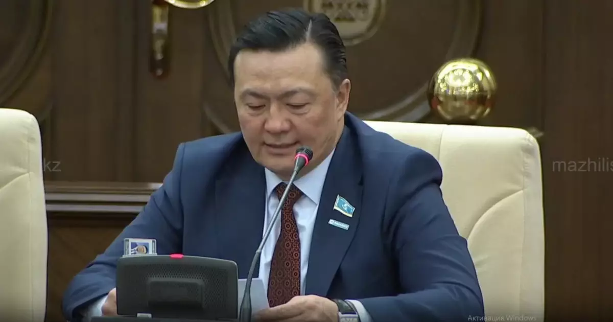   Ерболат Сатыбалды: "Көшеде бұралқы ит жүрмеуі керек"   