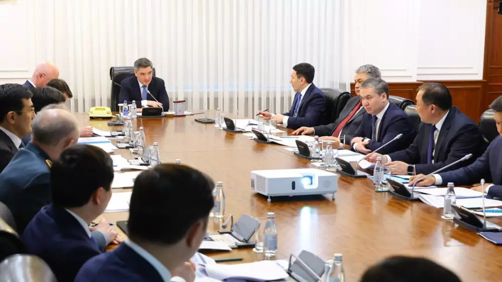 “Өзім қадағалайтын боламын“: Бектенов тапсырмалардың орындалуын сынға алды