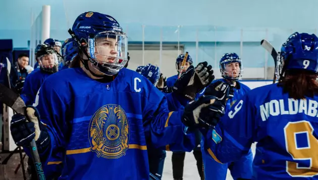 Қазақстанның бұрымды хоккейшілері әлем чемпионатындағы бірінші матчте жеңілді