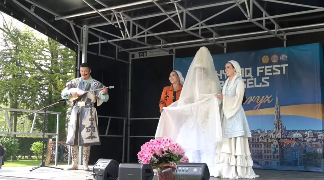 Еуропада салт-дәстүріміз дәріптелді