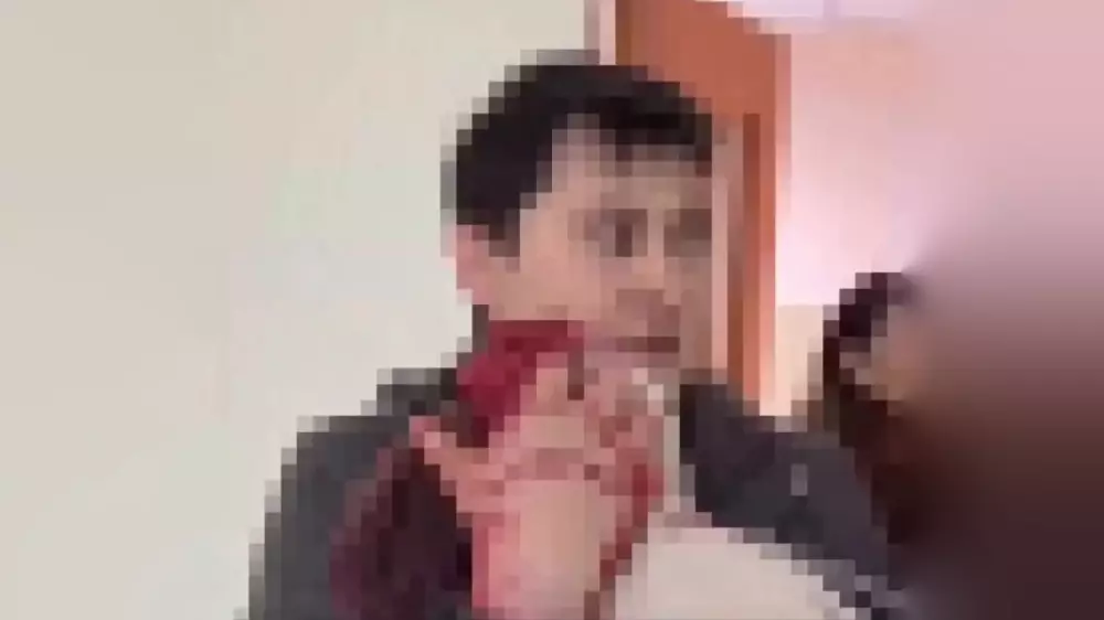 Кирпич упал на голову ребенку в Карагандинской области - он в реанимации