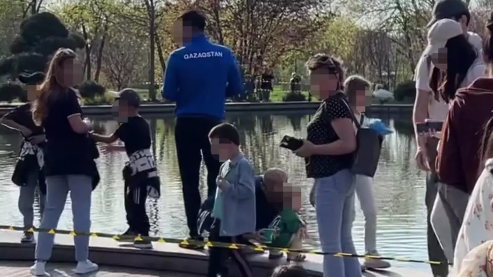 “Тоғанға түсіп, магнолияны жұлады“ - алматылықтар Ботаникалық баққа келушілерге шағымданды