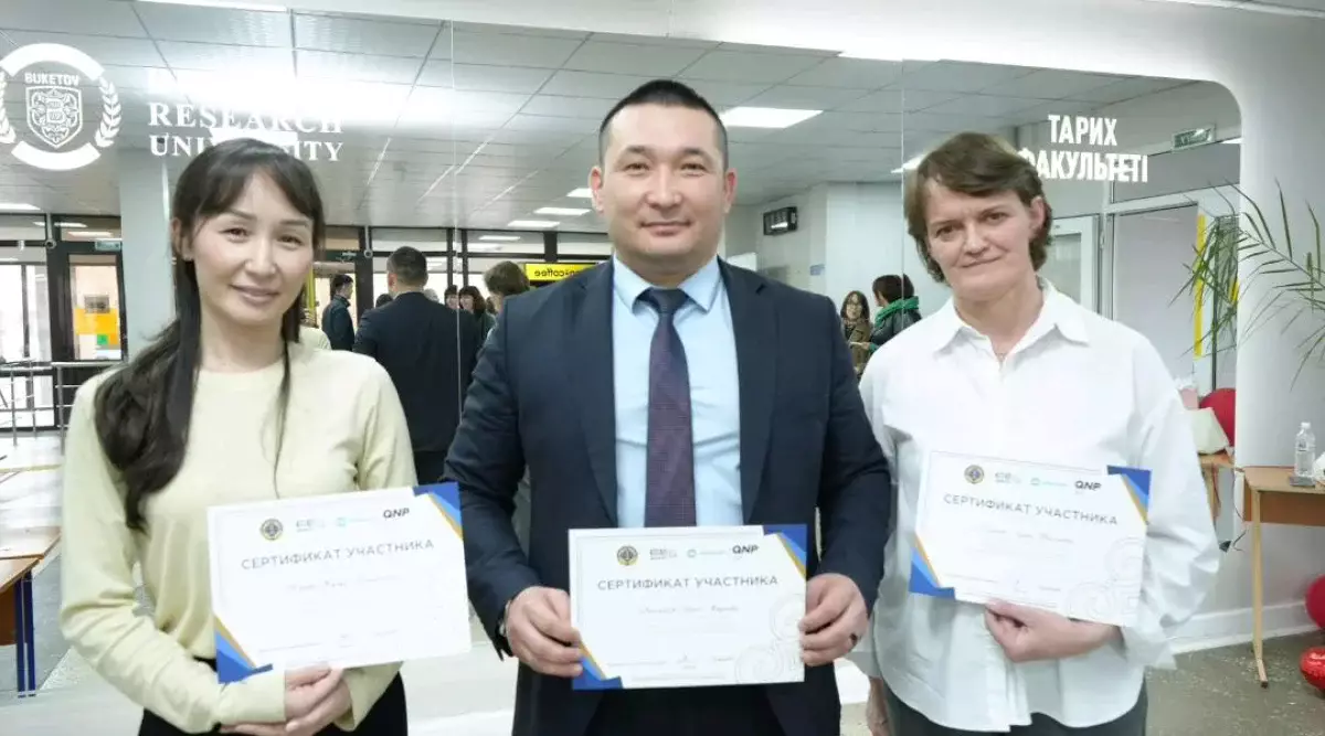 Қарағанды мемлекеттік қызметшілері «Кітап оқитын ұлт» жобасында жоғары кітап оқу мәдениетін көрсетті