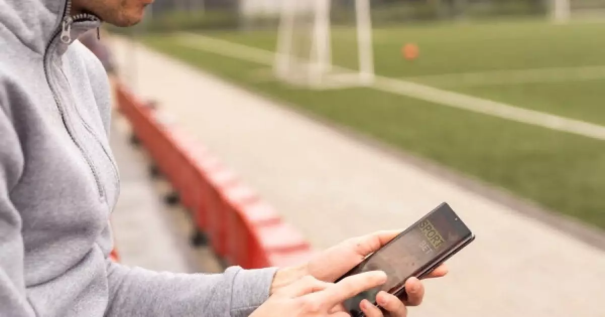  Букмекерлік кеңседе қомақты соманы ұтылып қалған жігіт жүрегіне пышақ сұққан (ВИДЕО) 