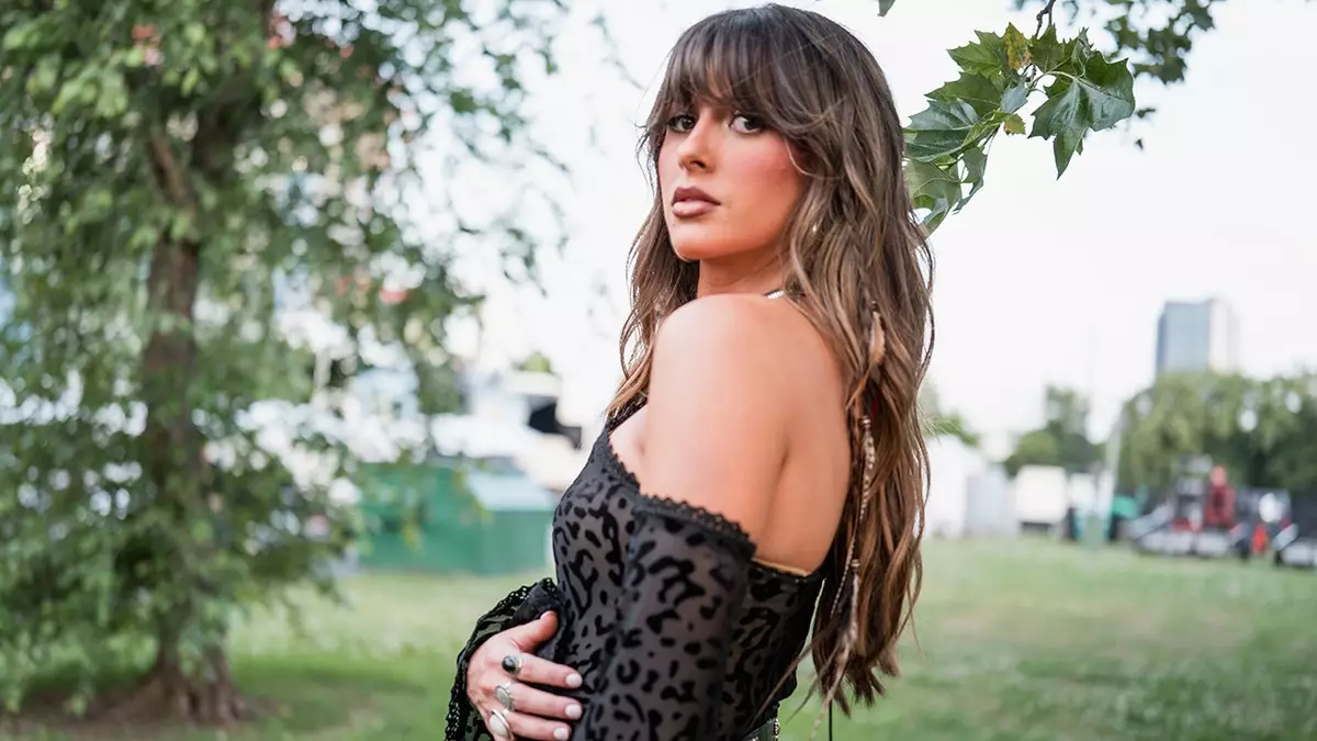 Кантри-звезда Элла Лэнгли заявила, что "очень страшный" дом с привидениями в церкви Алабамы привел к тому, что она "вновь обрела спасение".