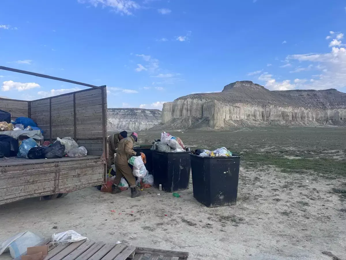 Не Долина замков, а свалка: жители Мангистау загрязняют Айракты - новости на Lada.kz 13.04.2026