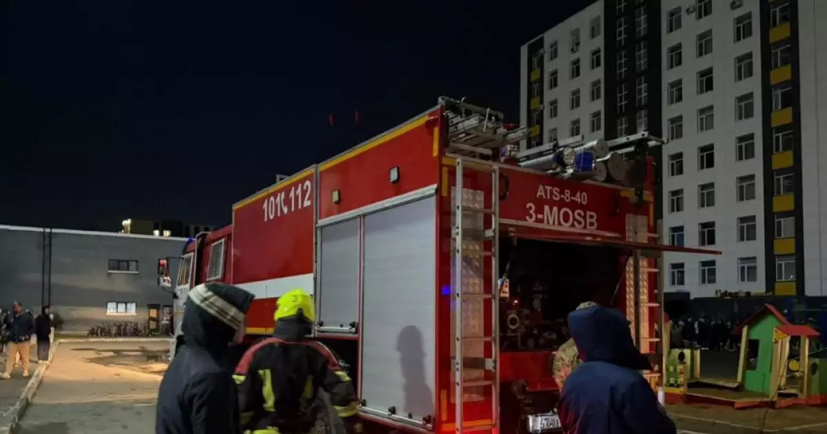   Астанада он қабатты тұрғын үй өртенді   