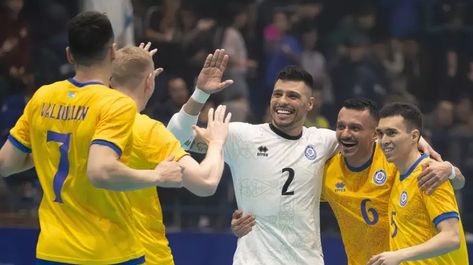 Гол от вратаря, два дубля и 9 мячей: Казахстан ярко стартовал с новым бразильским тренером! Видео 