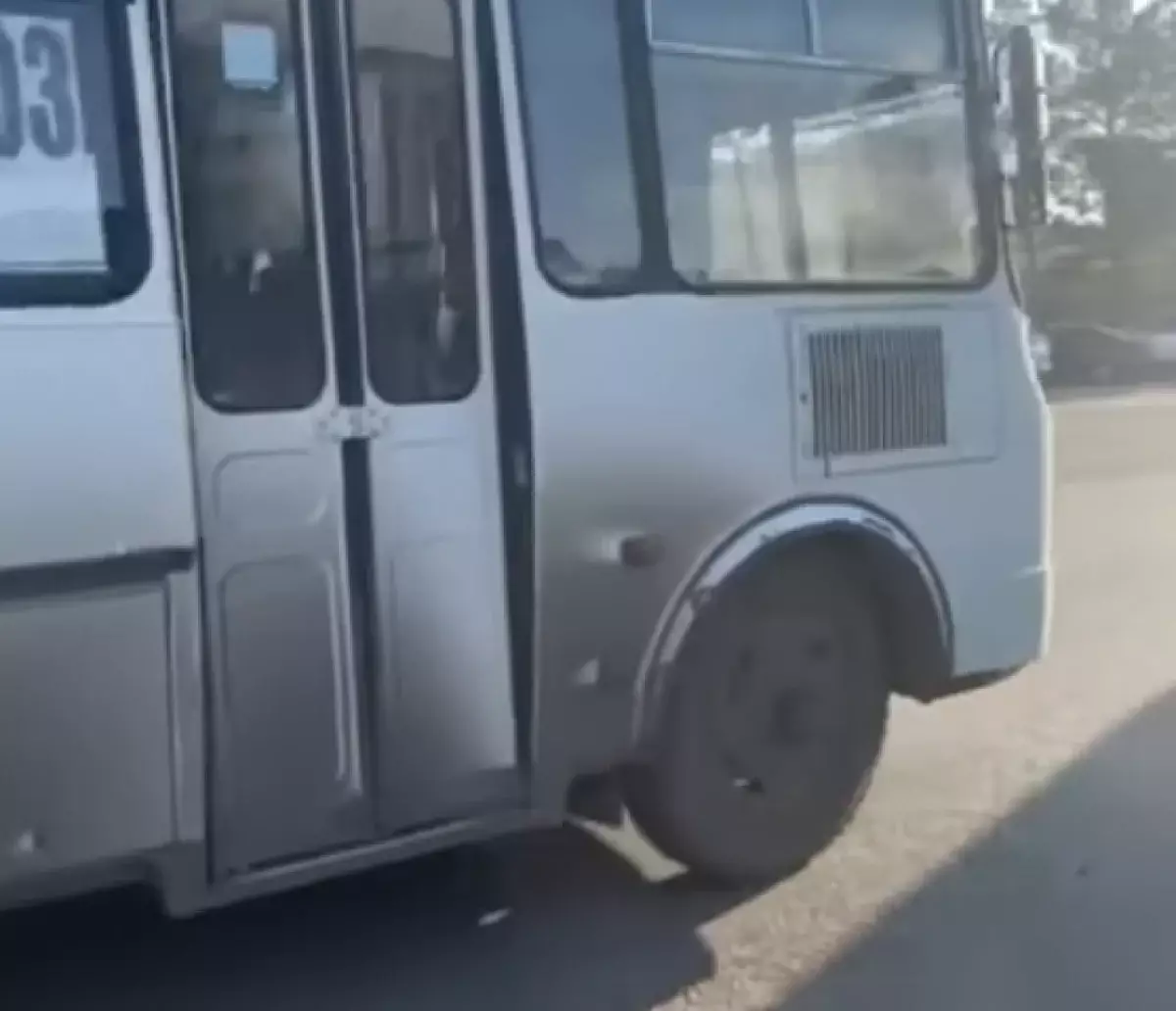 Скандал из-за еды в автобусе Темиртау попал на видео