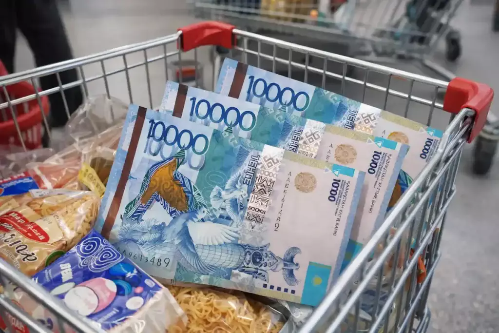 Қазақстандықтар табысының тең жартысын тамаққа жұмсайды — экономист