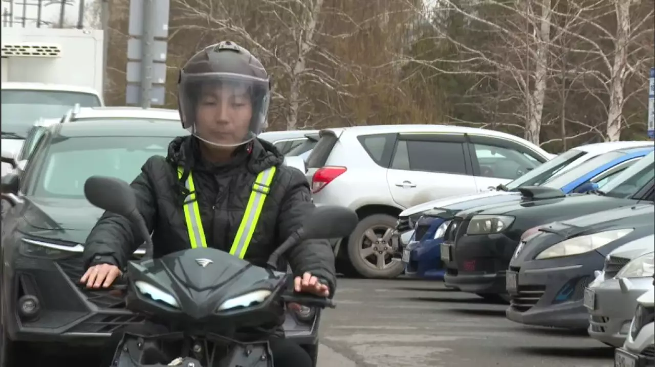 Мопед мінгендерге не міндеттеледі?