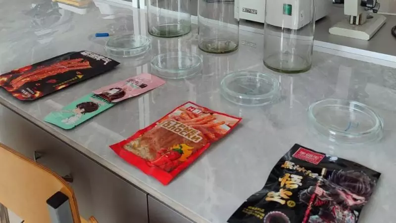 Казахстанцев предупредили об опасных для здоровья китайских снеках