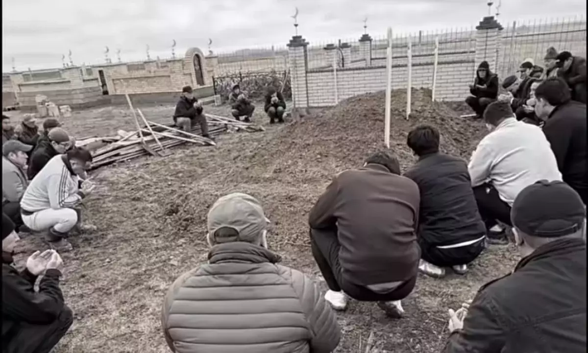 Астанада өрттен қаза тапқан үш бала жер қойнына тапсырылды