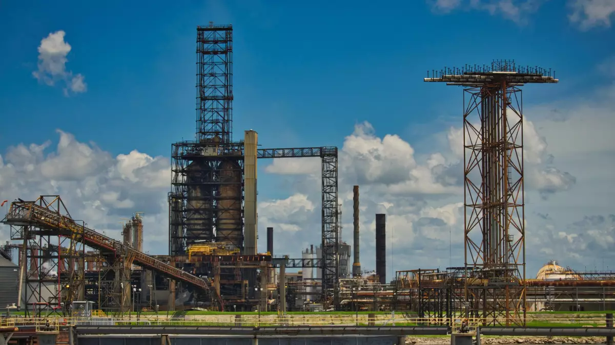 Строительство нового НПЗ на 10 млн тонн ускоряют в Казахстане