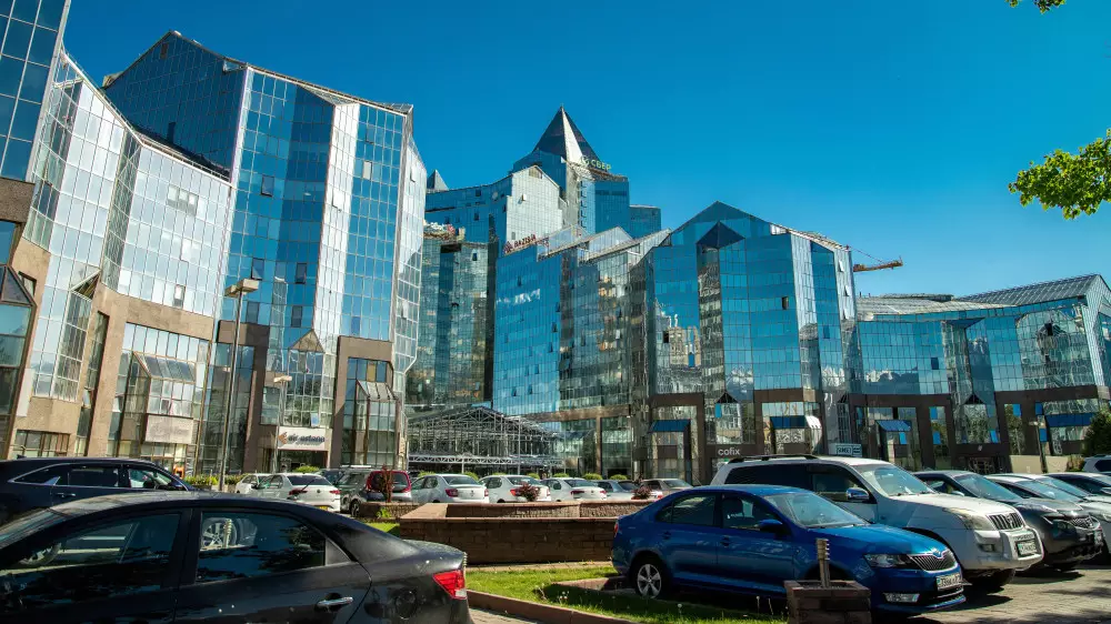 “В Алматы еще хуже“ - эксперт о дворах, куда не могут проехать пожарные и скорые