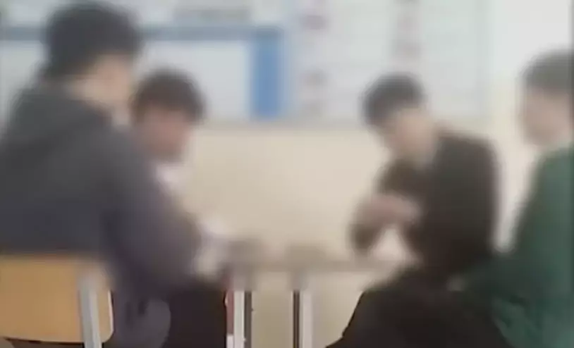Түркістан облысында оқушылар сабақ үстінде карта ойнаған: мұғалім қызметінен кетті